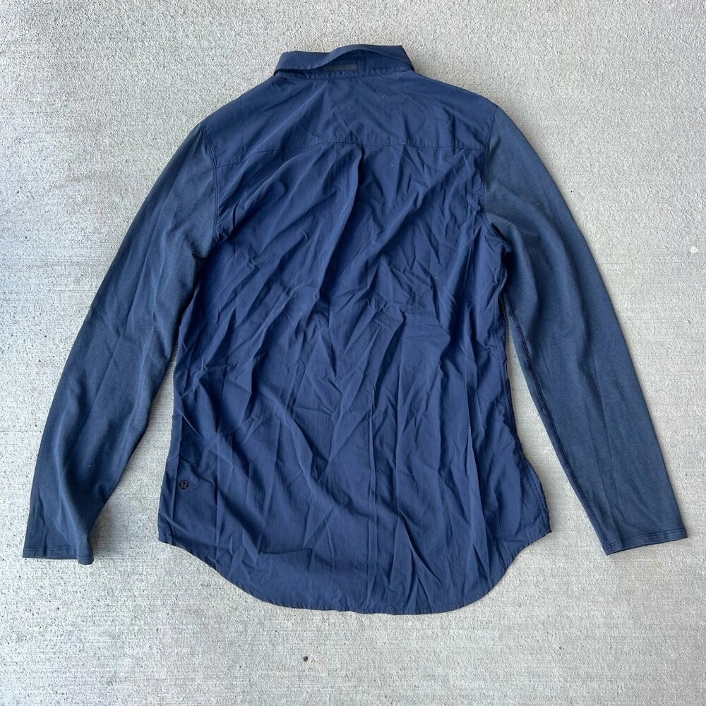 Lululemon Men’s Long Sleeve Button Down Shirt Navy Size Medium Glyde Stretch - Picture 2 of 4
